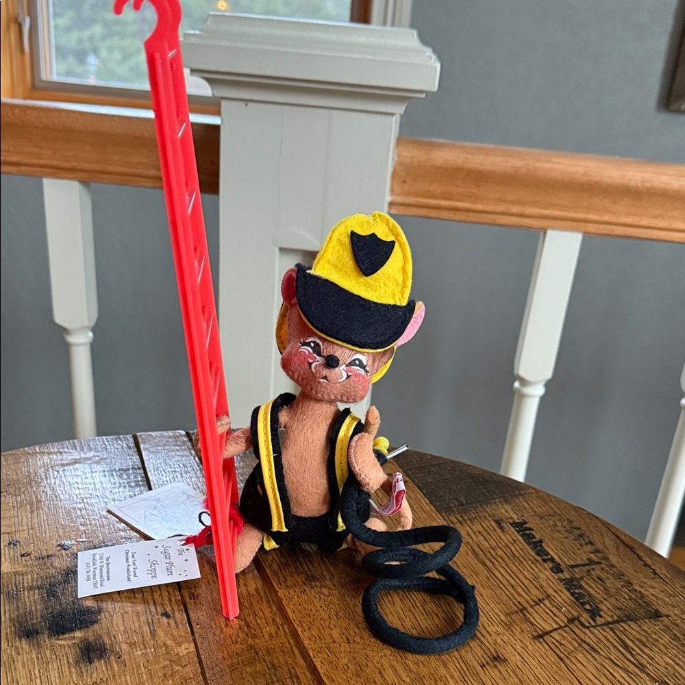 Vintage Firefighter Mouse-Annalee 1993